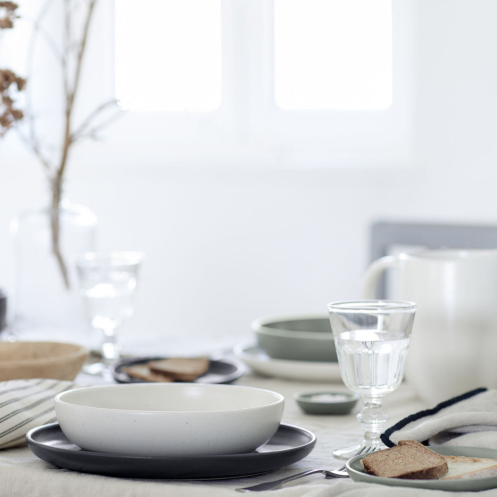 Pacifica Collection Dinner Plates in Seed Grey, Set of 6