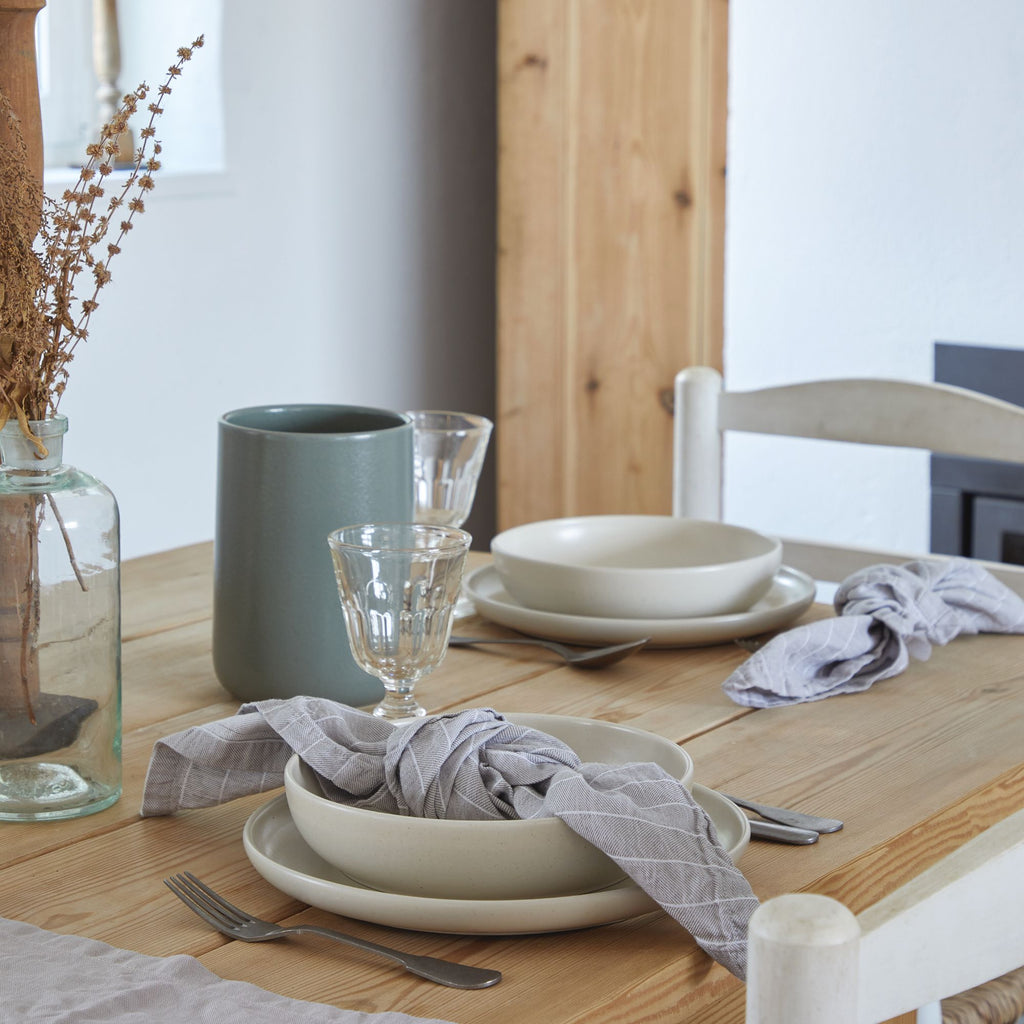 Pacifica Collection Dinner Plates in Vanilla, Set of 6