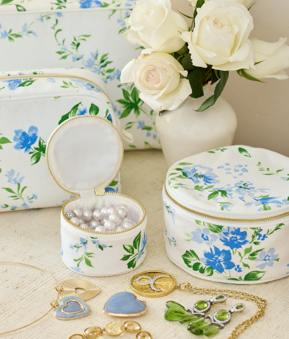 D. Porthault pour AERIN Mini Round Beauty Bag in Fleurs du Vent