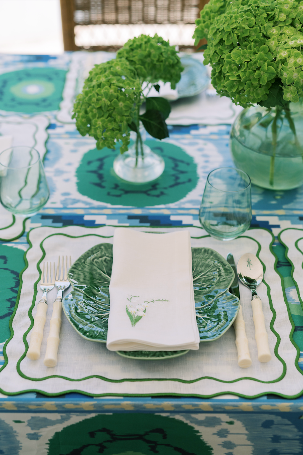 White Lily Linen Napkin and Tableau Placemat, Set of 4