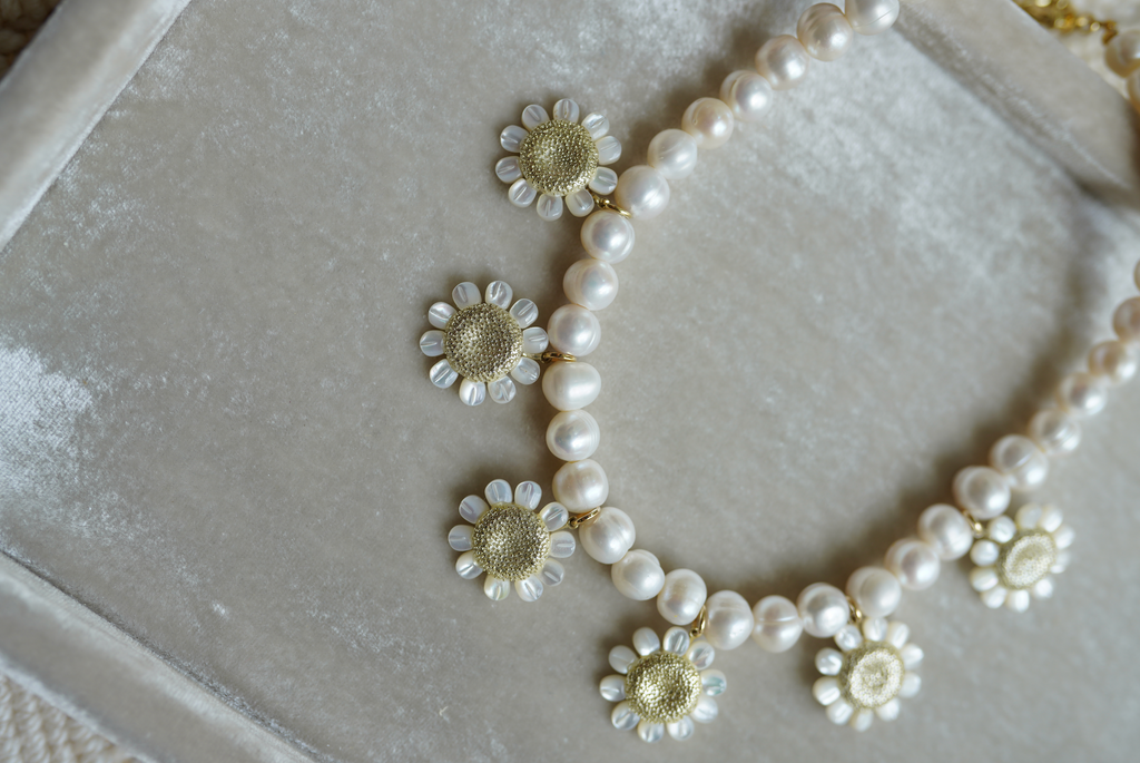 Pearl and Mother of Pearl Daisy Necklace