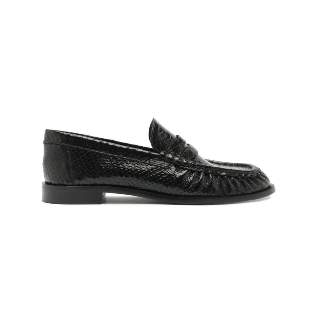 Tyche Flat in Black