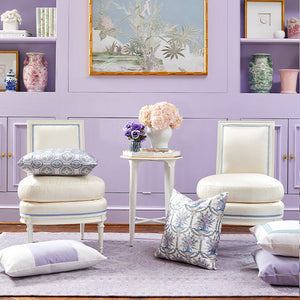 Simone Living Room Area Rug in Lilac with Coordinating Pillows