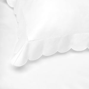 Scalloped Starlight in White showing trim detail