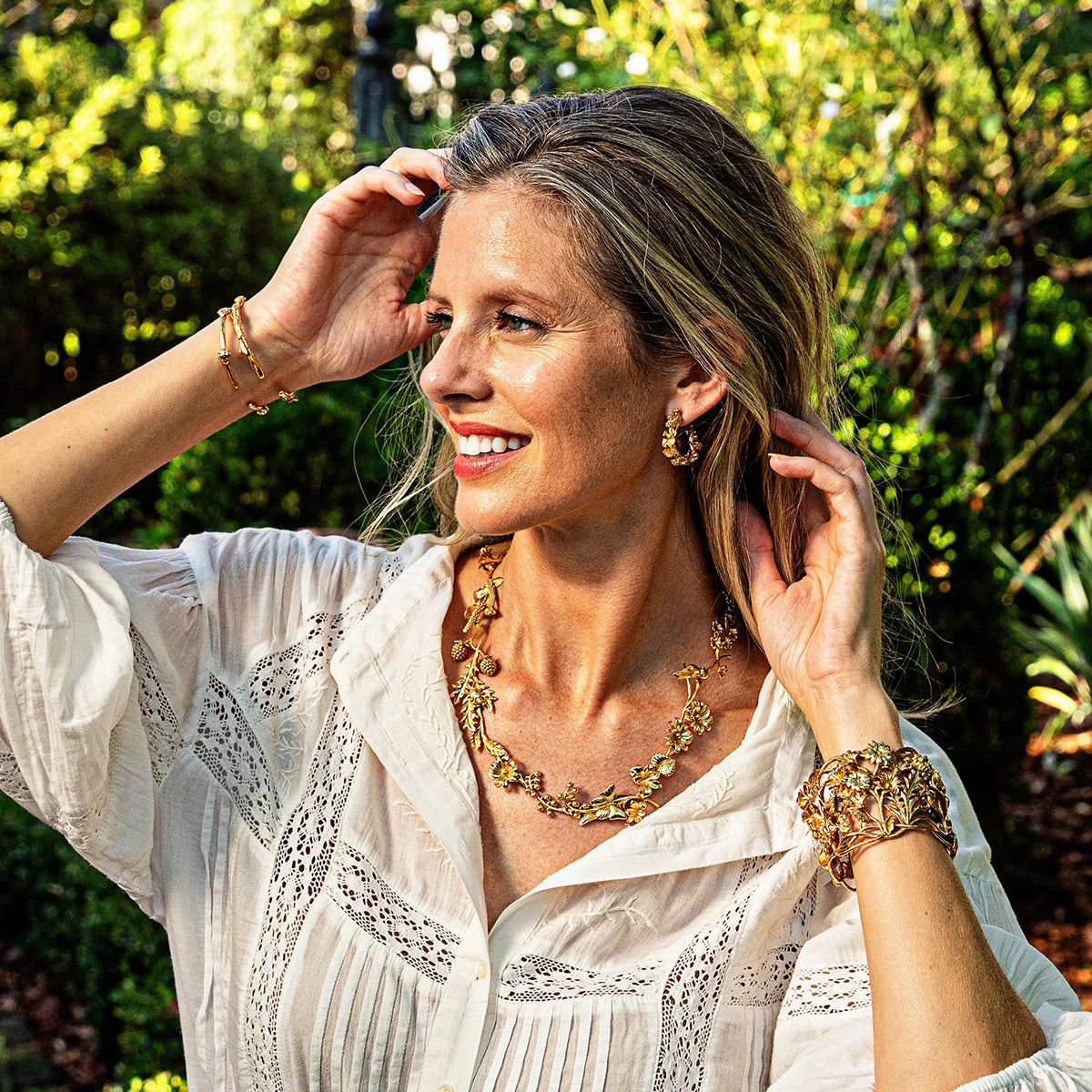 Meadow Wildflower Necklace in Gold