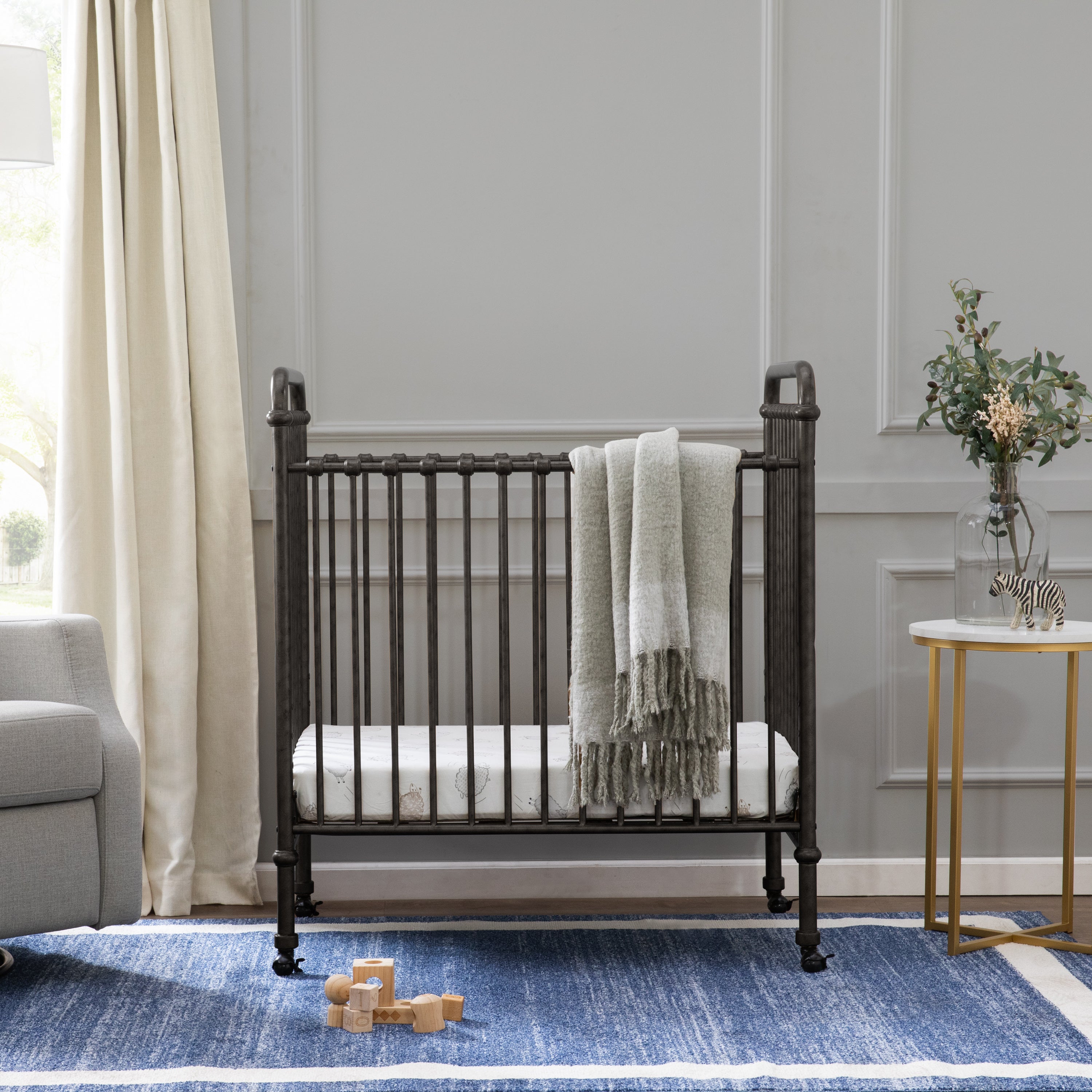 Abigail 3-in-1 Convertible Mini Crib in Vintage Iron