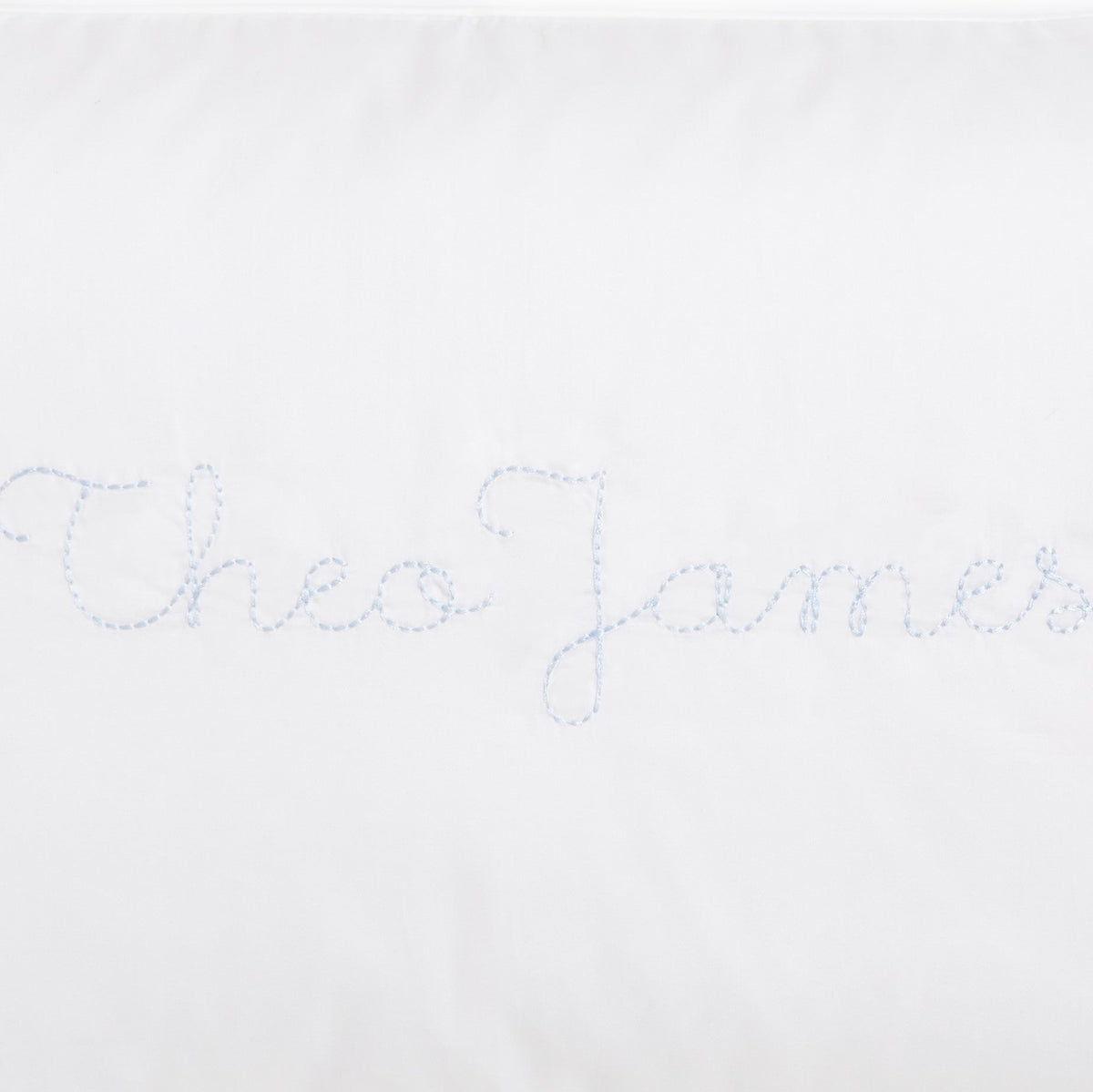 Monogram swatch of "Theo James"