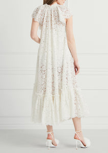 Savannah is 5’8” and wears a size XS in the White Eyelet color:White Lace