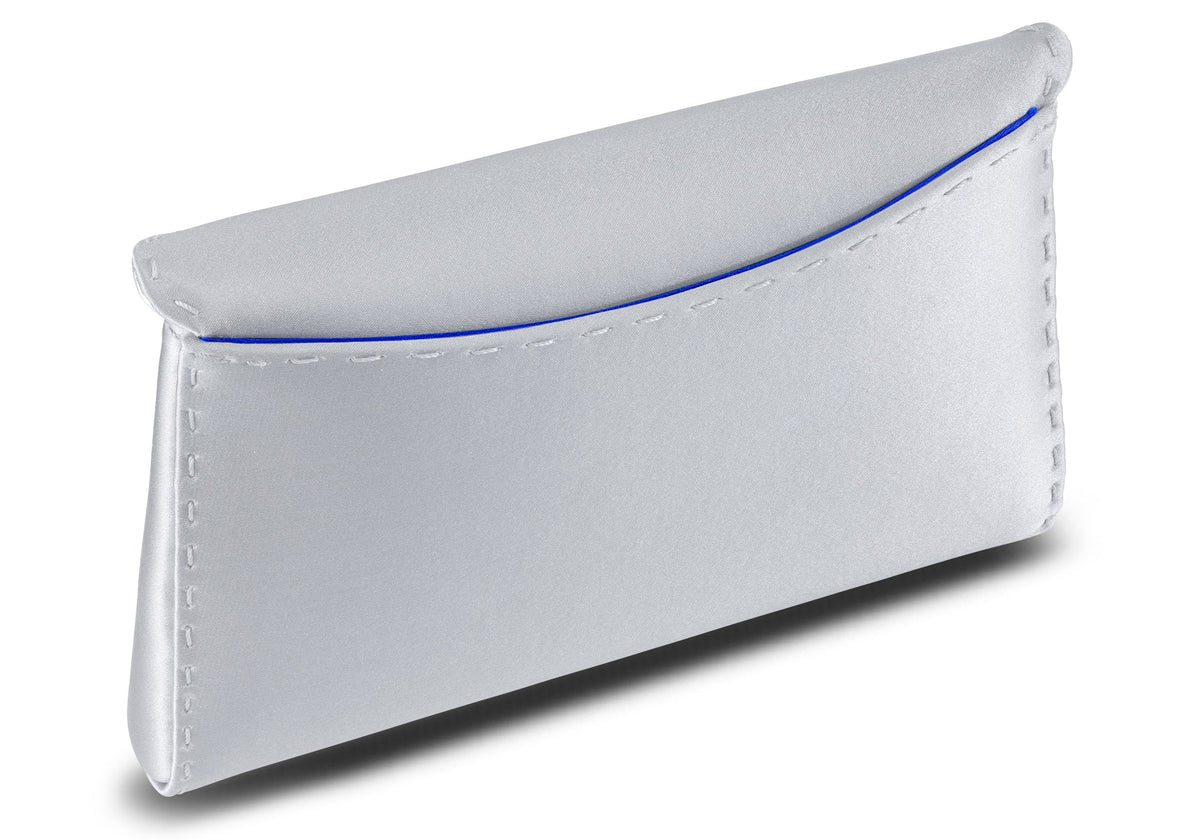 Lee Pouchet Small in Platinum