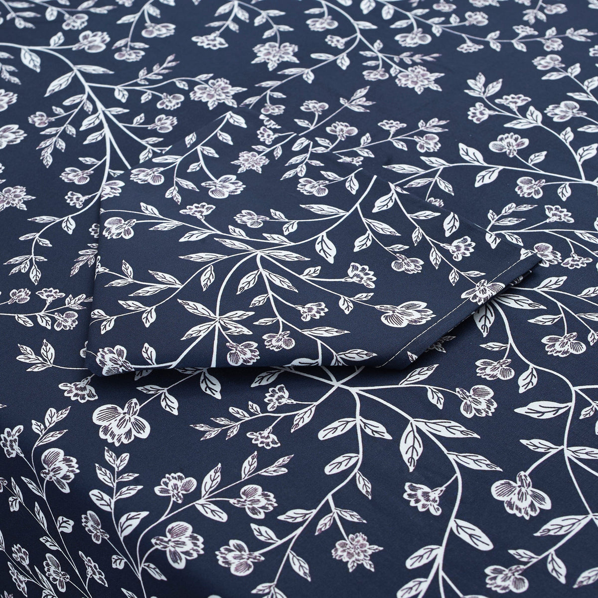 Blue Richmond Tablecloth blue chinoiserie table linens Chefanie