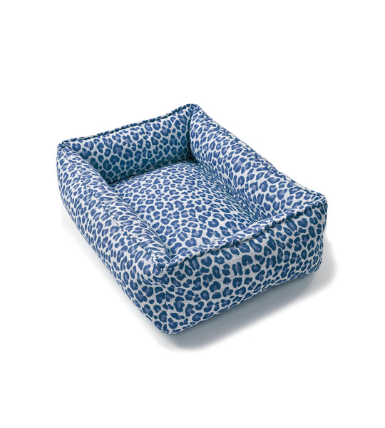 http://overthemoon.com/cdn/shop/products/SC_0004BBSDOGBED_600x600.jpg?v=1692035634