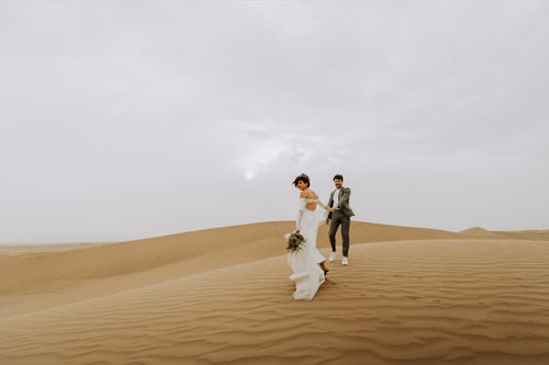 A Beautiful Desert Wedding Inspired by Iranian Culture and Handicrafts