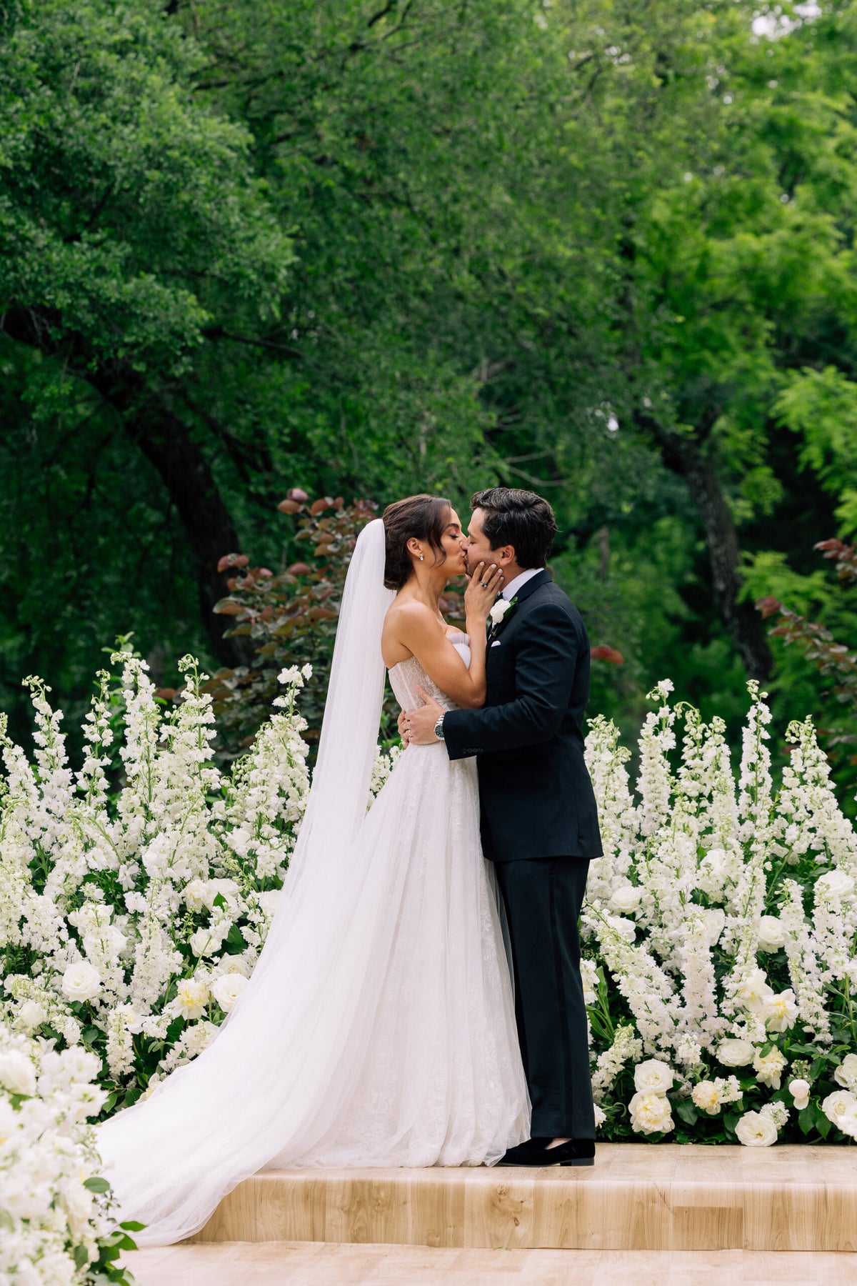 This Coastal Chic-Meets-Texas Wedding was Inspired by <i>Father of the Bride</i>