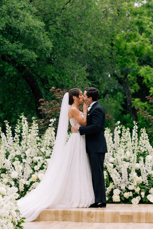 This Coastal Chic-Meets-Texas Wedding was Inspired by <i>Father of the Bride</i>