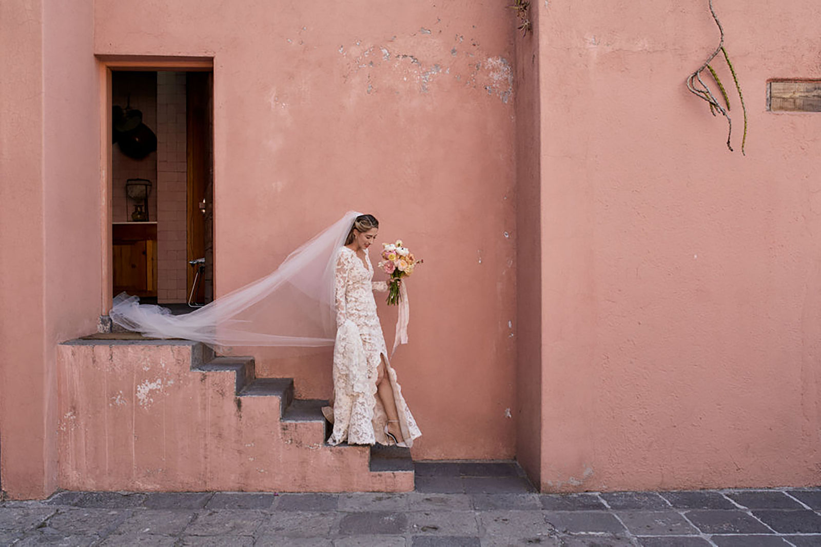 This Couple Got a Mariachi Band Send-Off at Their Mexico City Wedding