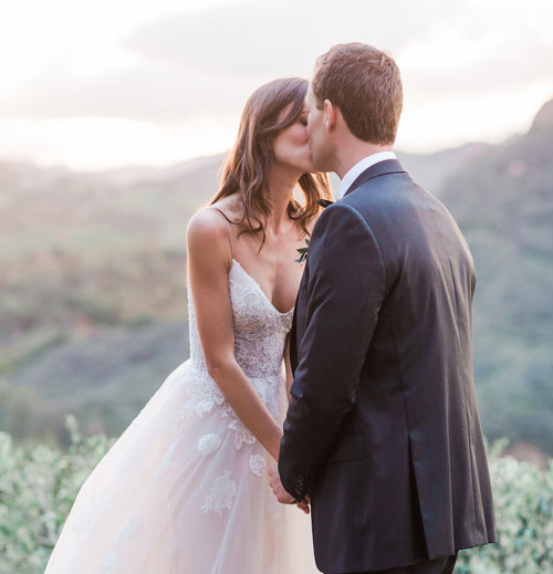 What Every Couple Should Consider Before Hiring a Wedding Photographer