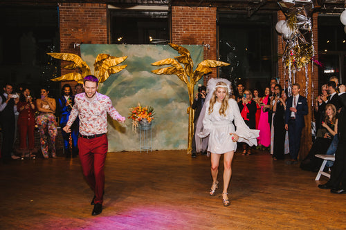 A Studio 54-Themed Wedding in Dumbo with Shake Shack, Halal Guys, and Williamsburg Pizza