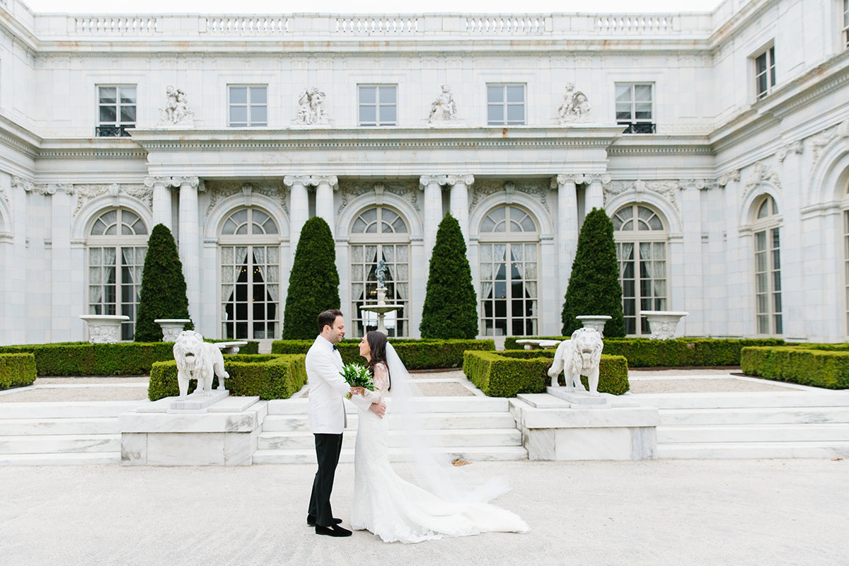 Ariel Feldman and Benjamin Okin’s Elegant Wedding at Rosecliff Mansion