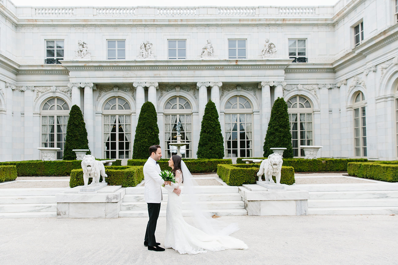 Ariel Feldman and Benjamin Okin’s Elegant Wedding at Rosecliff Mansion