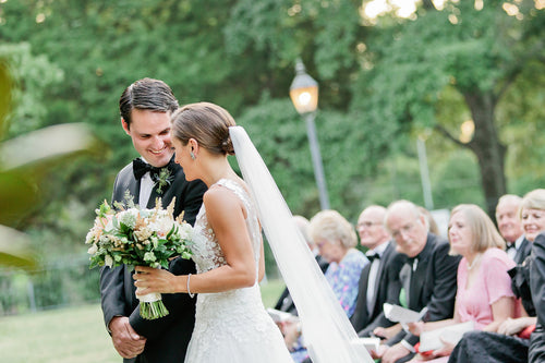 A Wedding in Memphis Ends With a Crowd Surfing Father of the Bride