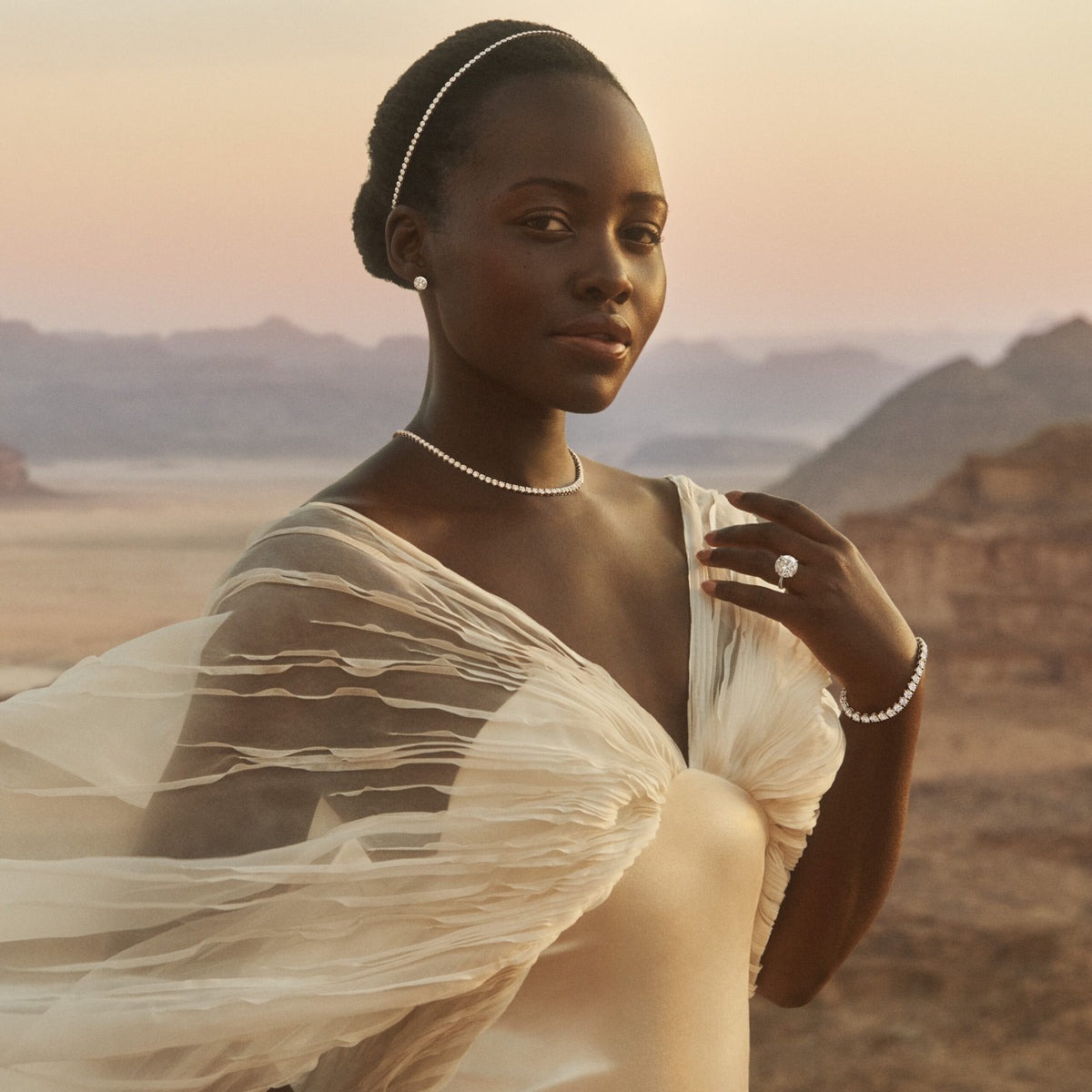 Everything You Need To Know Before Going Engagement Ring Shopping, According To De Beers