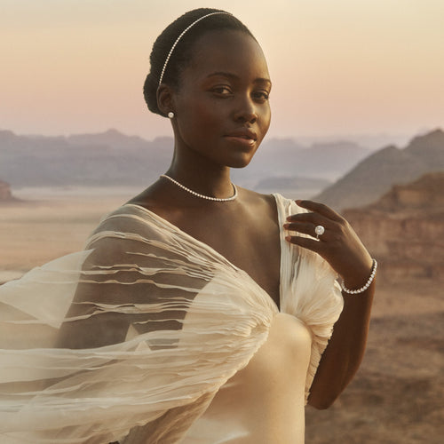 Everything You Need To Know Before Going Engagement Ring Shopping, According To De Beers