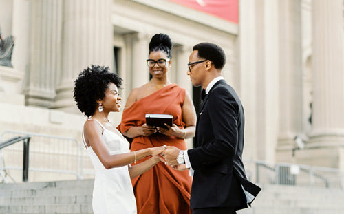 Married at The Met: An Editorial Elopement Shoot to Inspire Intimate City I Dos
