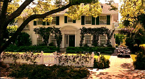 What You Need to Know If You’re Planning a Wedding at Home