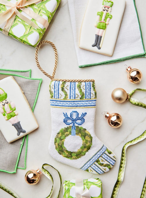 Small Wonders: Must-Have Holiday Decorations That Make a Big Difference