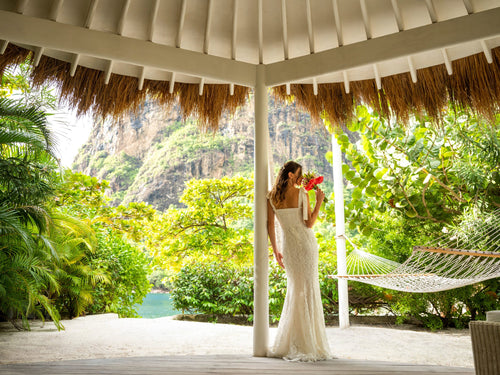 Add Exclusive OTM Styling to Viceroy's "I Do & Anniversary for Two" Package for a One-Of-A-Kind Micro-Wedding