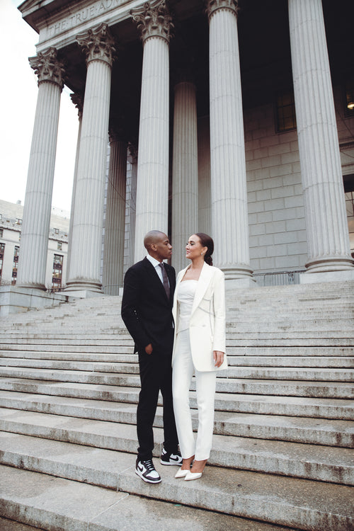 The Bride Wore Oscar de la Renta and Alexia María to her 60s-Inspired Wedding at Meridian House