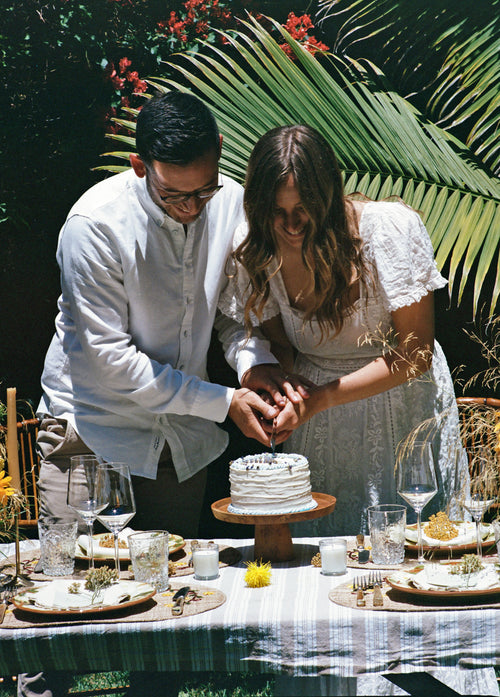 From the Alfresco Tablescape to Bridesmaids Dresses—A Guide to Tying the Knot in Your Backyard