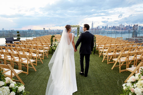 A Windy Rooftop Ceremony at a Sleek Brooklyn Hotel