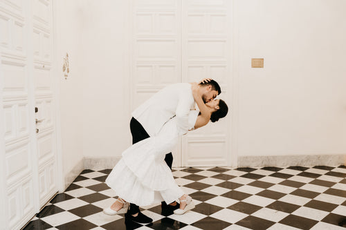 A January Wedding at the Plaza de la Proclamacion in Cartagena with Lots of Traditional Colombian Touches