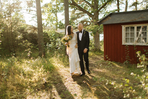 A Wedding in Stockholm's Archipelago with a 20th-Century Country House Aesthetic