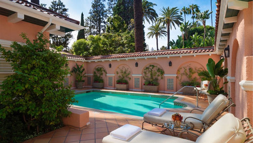 How To Honeymoon Like Jackie Kennedy, Grace Kelly, and Elizabeth Taylor
