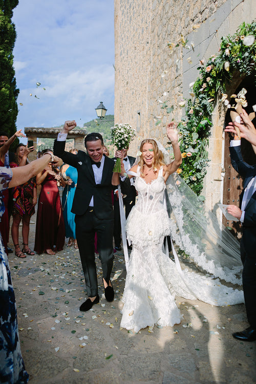This Bride's Custom Dress Was Inspired by Victorian Basque-Bodice Silhouettes and '50s Merry Widow Corsetry