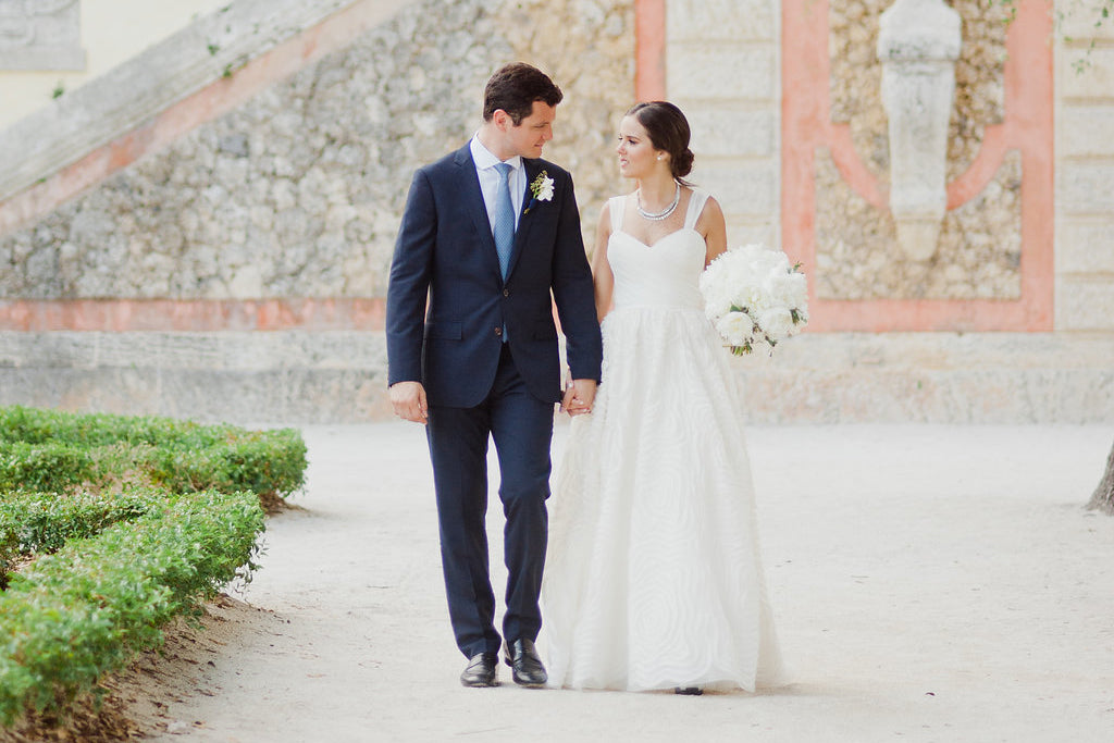 A Chic, Tropical Vibe and a “Hora Loca” at This Oceanfront Wedding in Miami