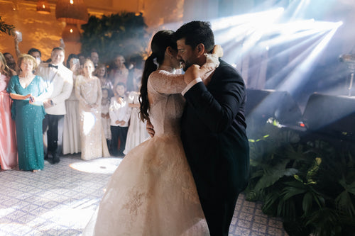 A Wedding That Combined Cartagena's Tropical Aesthetic with '50s Havana Cuba Magic