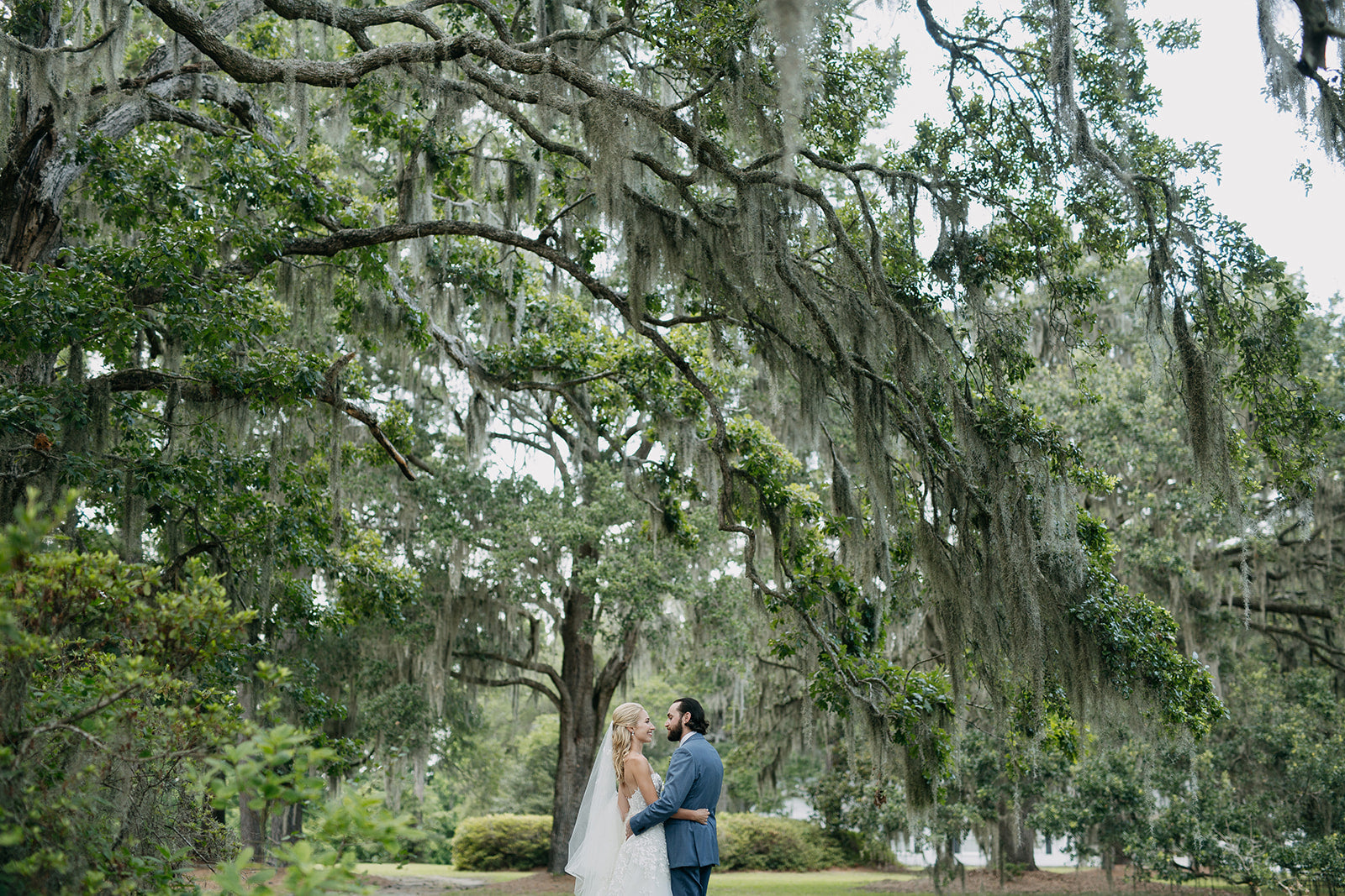 An Elevated "Lowcountry Jungle" Summer Wedding on Kiawah Island