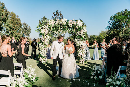 This Bride Did the Handshake from <i>The Parent Trap</i> During Her Father-Daughter Dance