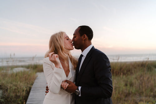 A Beautiful Micro-Wedding on Kiawah Island That Honored The Bride's Late Mother