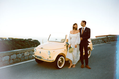 Not Even a Windstorm Could Put a Damper on This Elopement