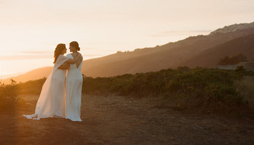 An English-Themed Reception at a 16th-Century Inn in this Bay Area Wedding