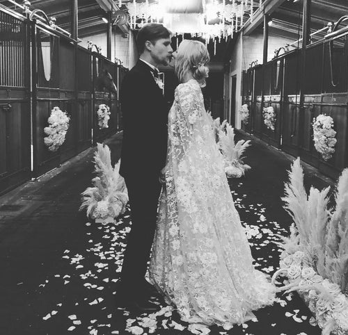 Kaley Cuoco Ties the Knot With Boyfriend Karl Cook!