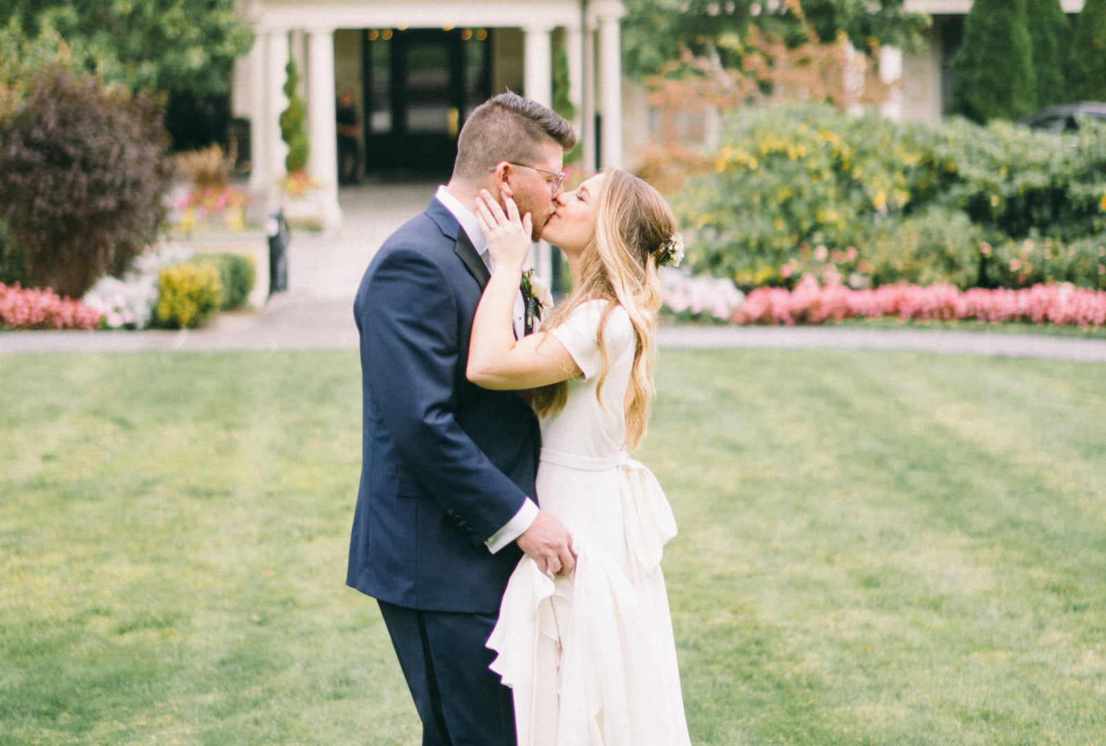 This Couple Replaced Their Cake with a Champagne Tower at The Chanler at Cliff Walk