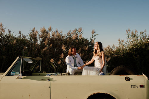 A Summer Montauk Wedding at The Crow's Nest with Sustainable Florals