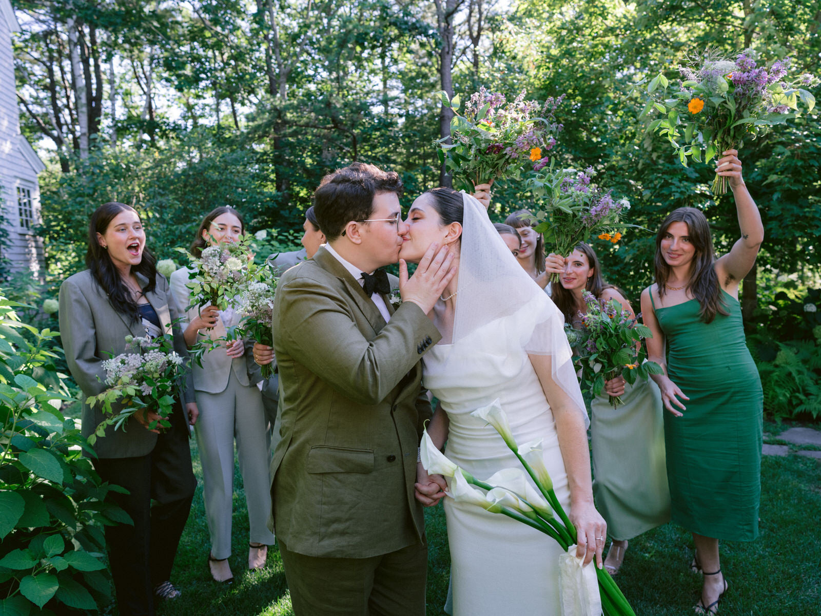 A Romantic En Plein Air Wedding Weekend in Maine with a "Crustacean Chic" and "Luxury Lobster" Dress Code