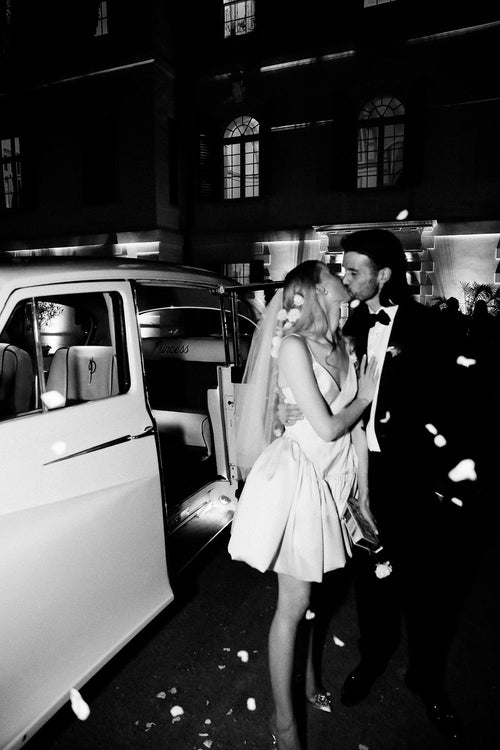 The Bride Wore Chanel, Oscar de la Renta, and Danielle Frankel to Her Gilded Glamour Wedding at The Mount