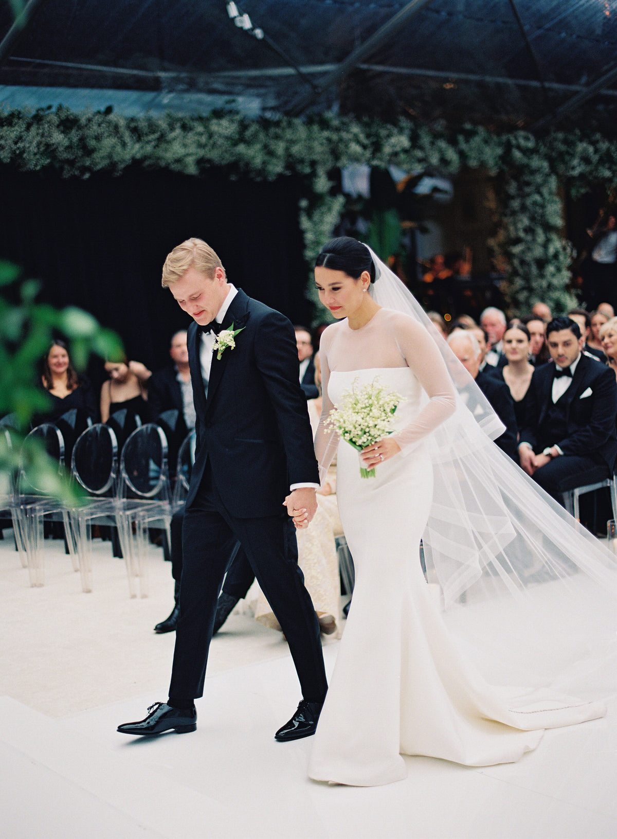 1,000 Paper Cranes Lined the Ceiling in Honor of the Bride's Japanese Heritage at This Winter Wedding